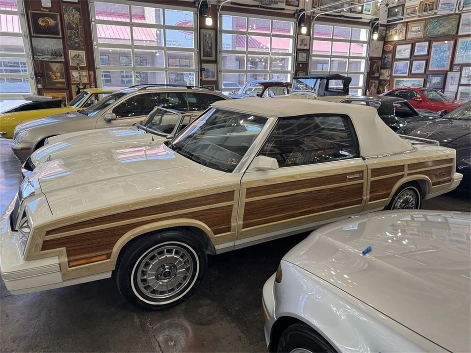 1983 Chrysler LeBaron - Image 11 of 31