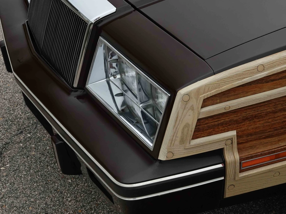 1983 Chrysler LeBaron - Image 23 of 31