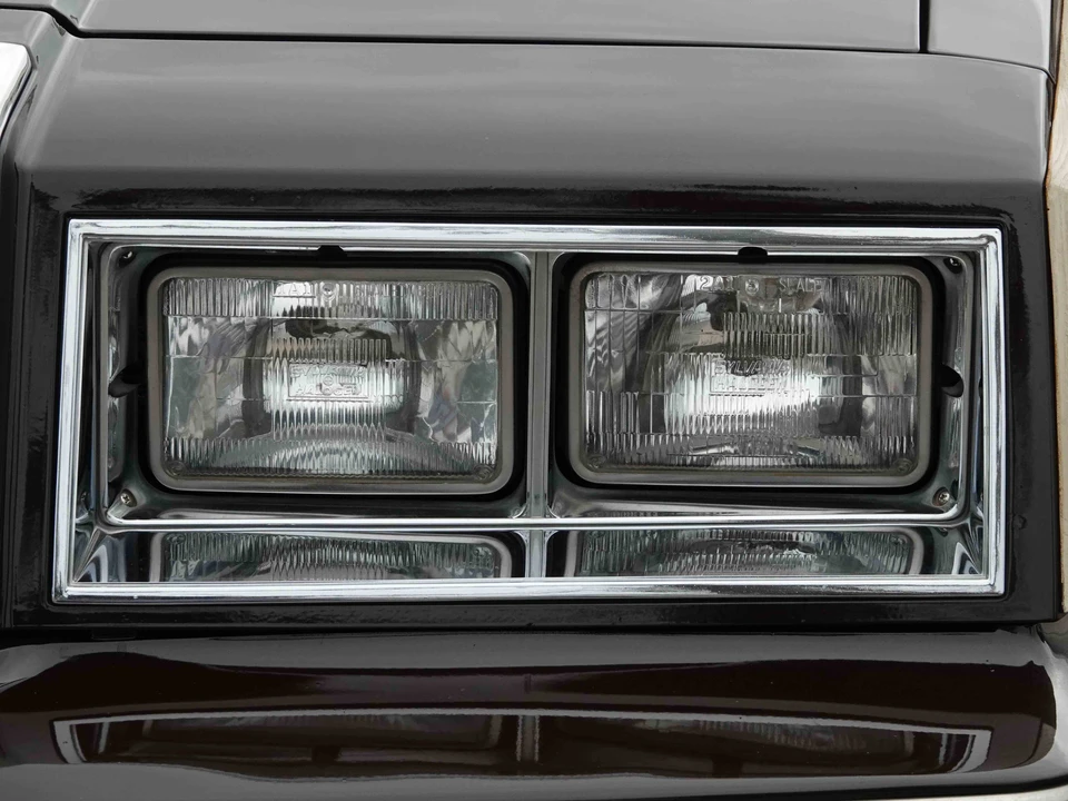 1983 Chrysler LeBaron - Image 26 of 31