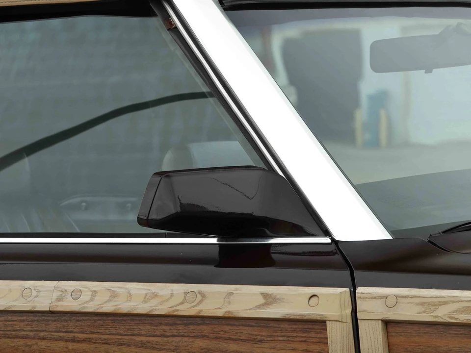 1983 Chrysler LeBaron - Image 30 of 31