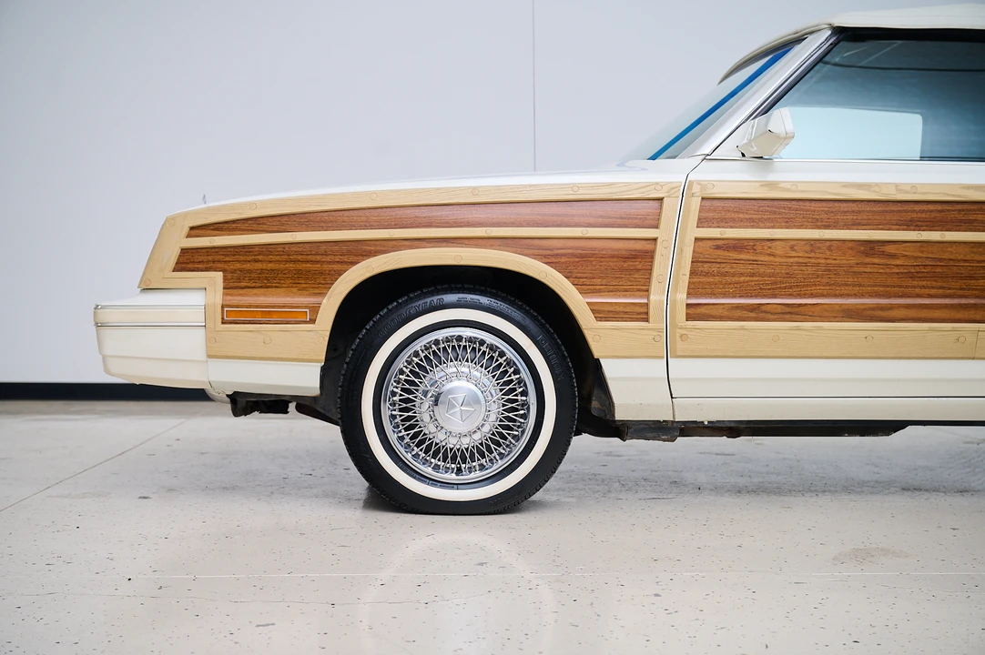 1983 Chrysler LeBaron - Image 18 of 31
