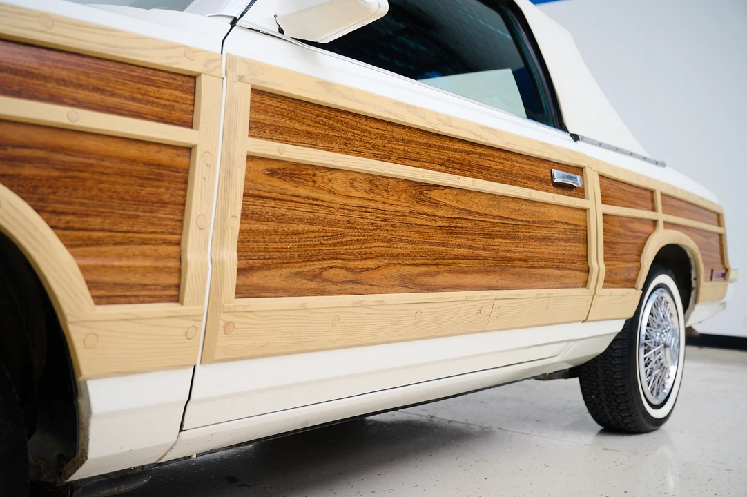 1983 Chrysler LeBaron - Image 26 of 31
