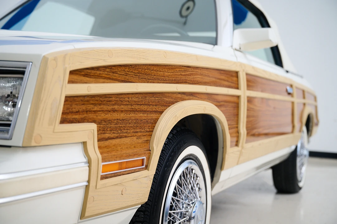 1983 Chrysler LeBaron - Image 25 of 31