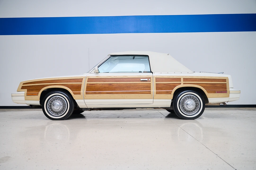 1983 Chrysler LeBaron - Image 16 of 31