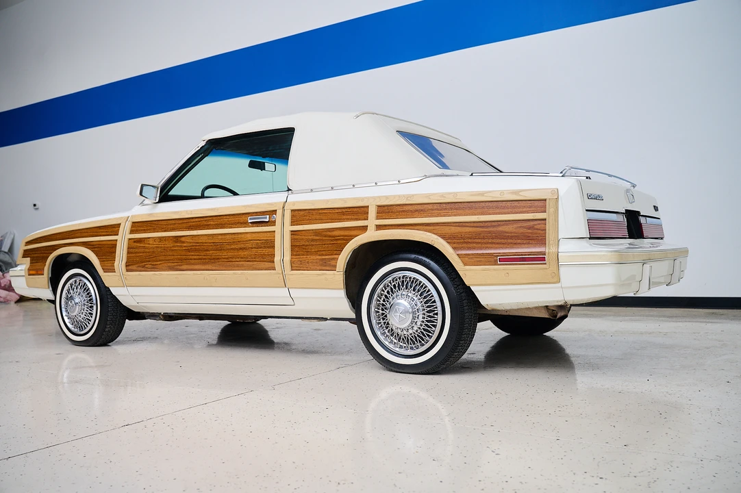 1983 Chrysler LeBaron - Image 17 of 31