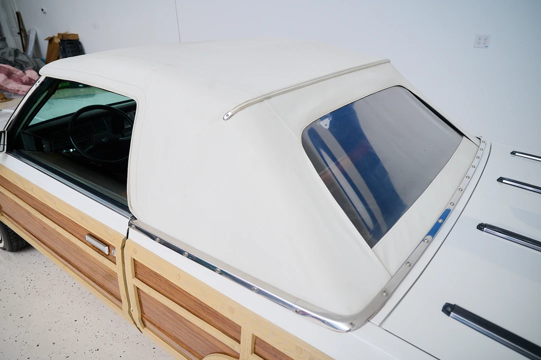 1983 Chrysler LeBaron - Image 27 of 31