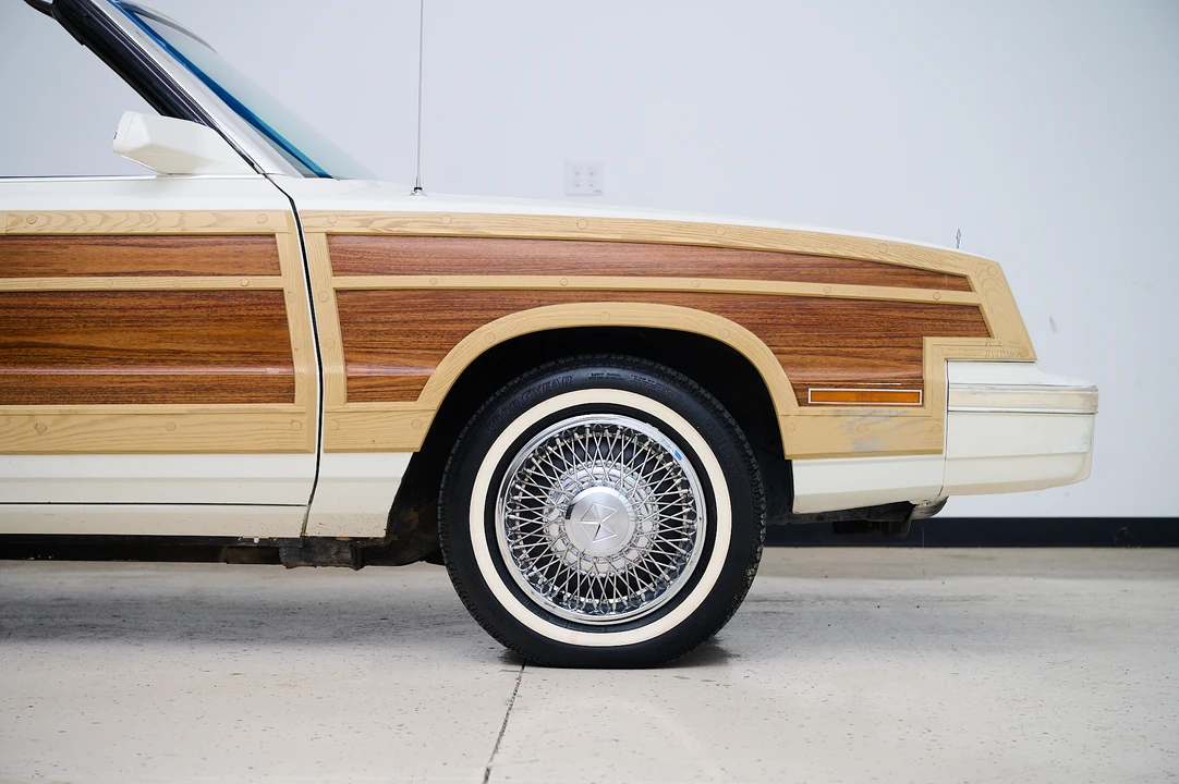 1983 Chrysler LeBaron - Image 21 of 31