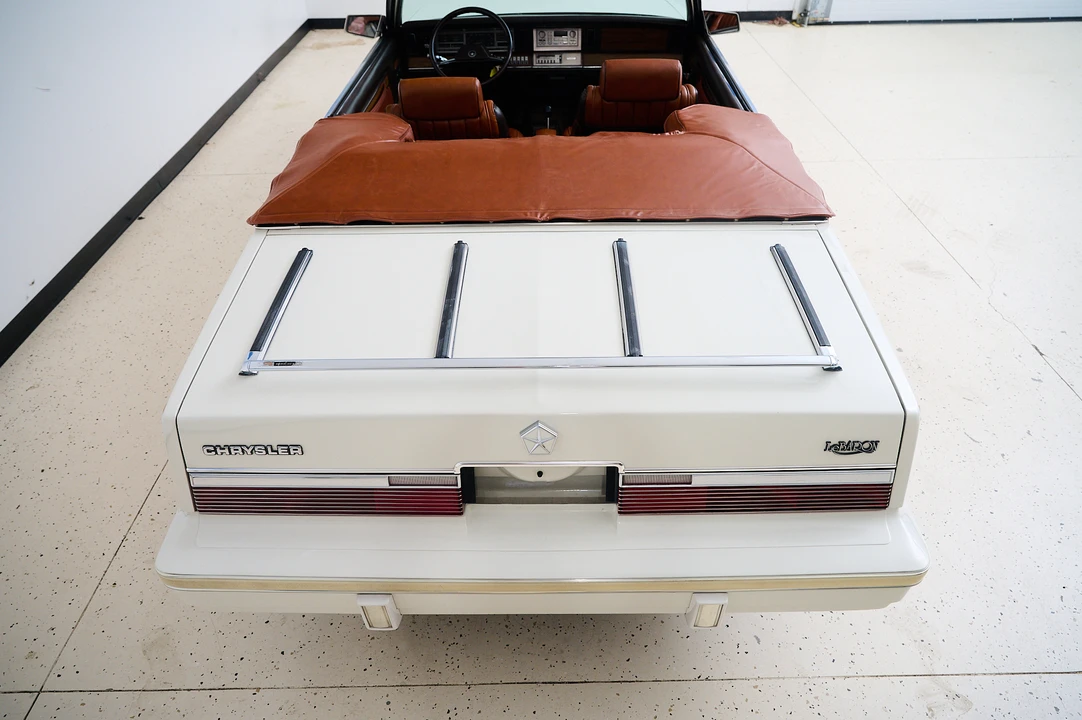 1983 Chrysler LeBaron - Image 28 of 31