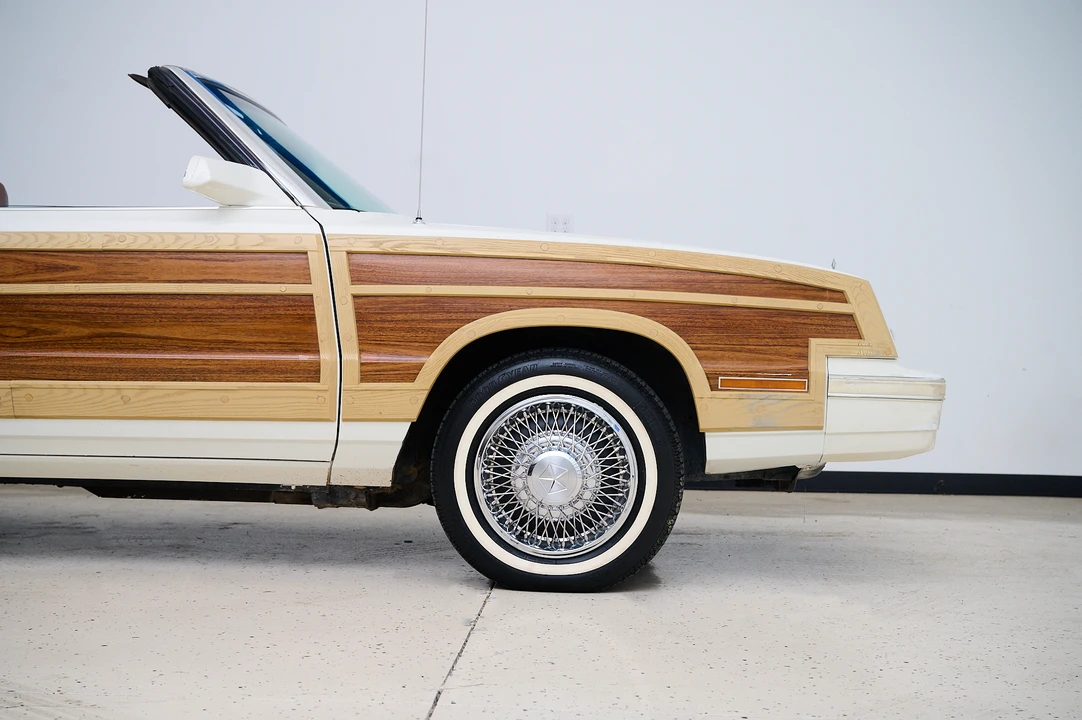 1983 Chrysler LeBaron - Image 22 of 31