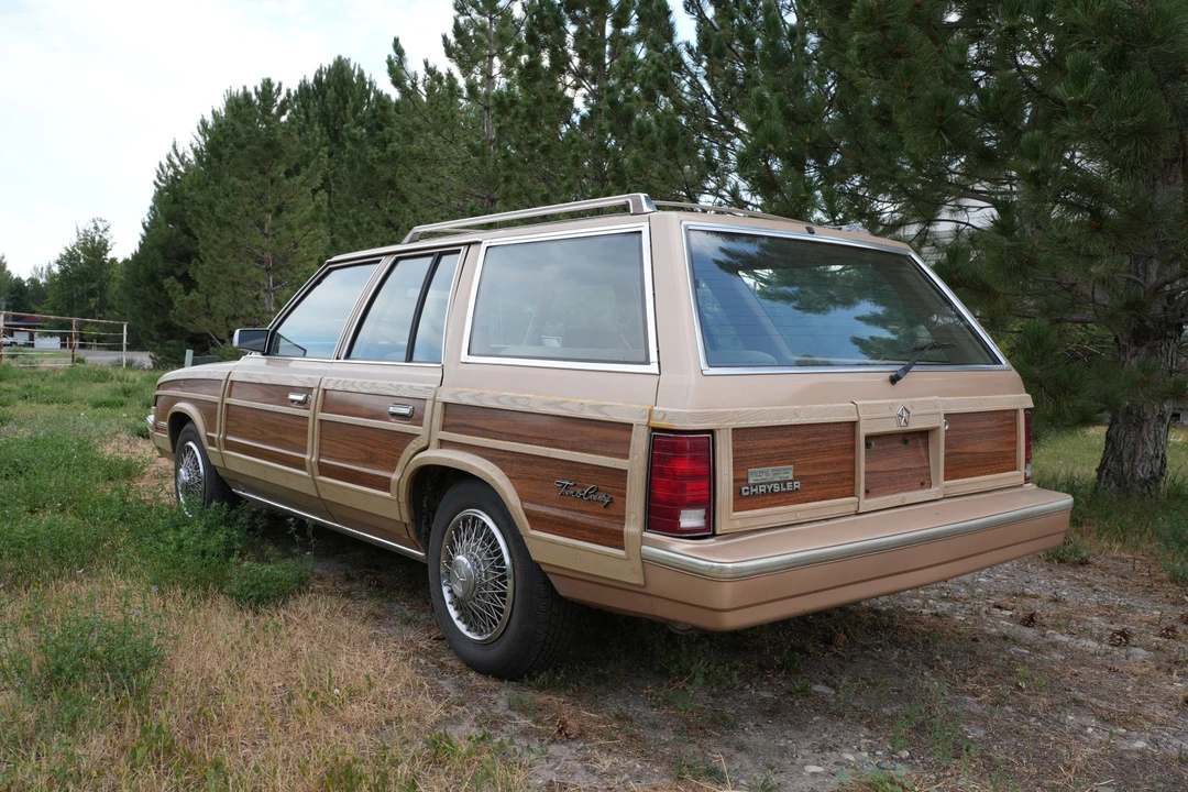 1983 Chrysler LeBaron - Image 19 of 31