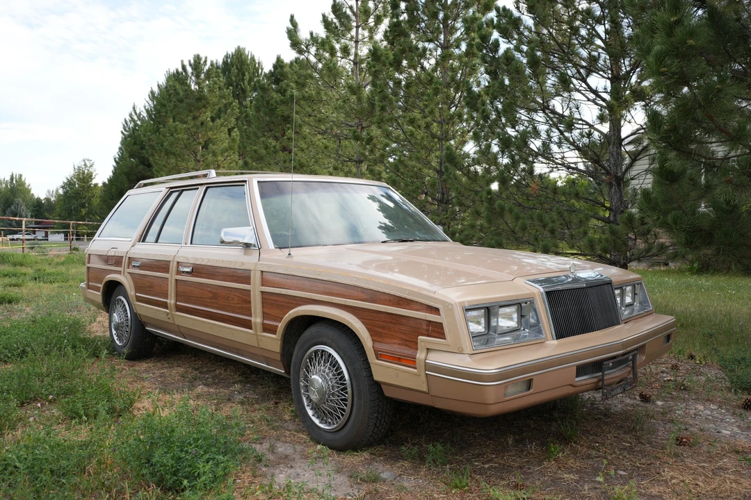 1983 Chrysler LeBaron - Image 29 of 31
