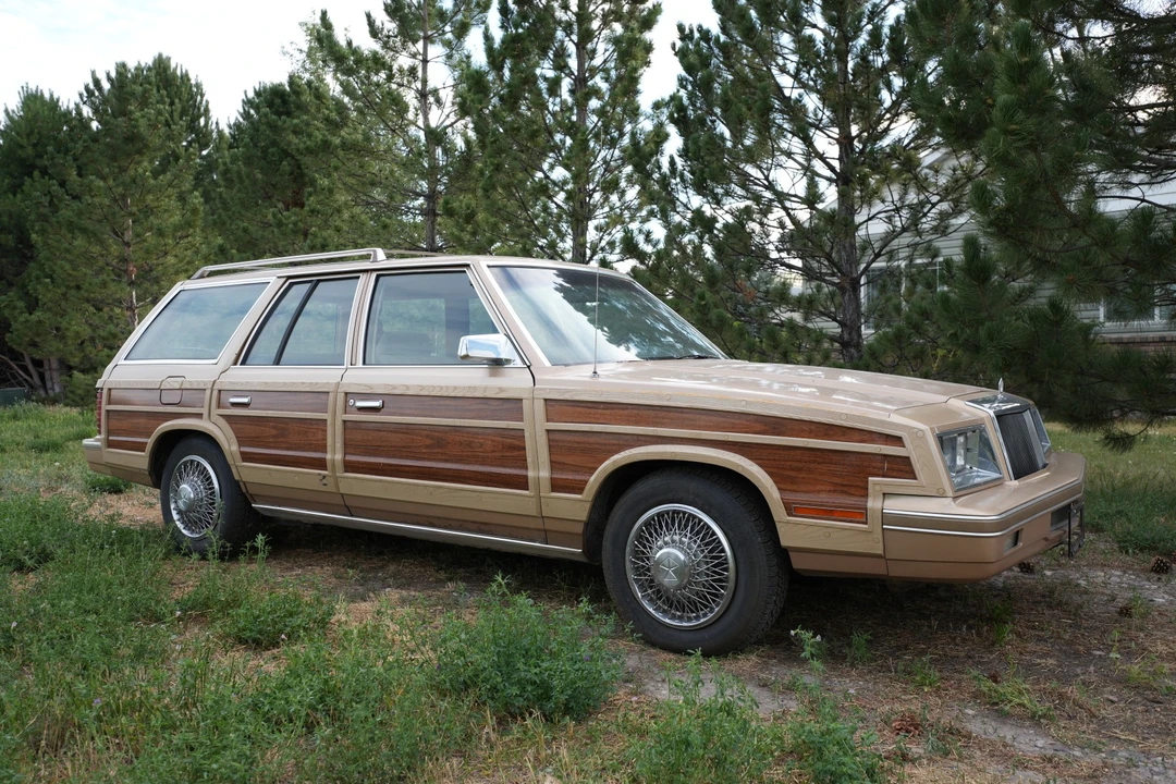 1983 Chrysler LeBaron - Image 28 of 31