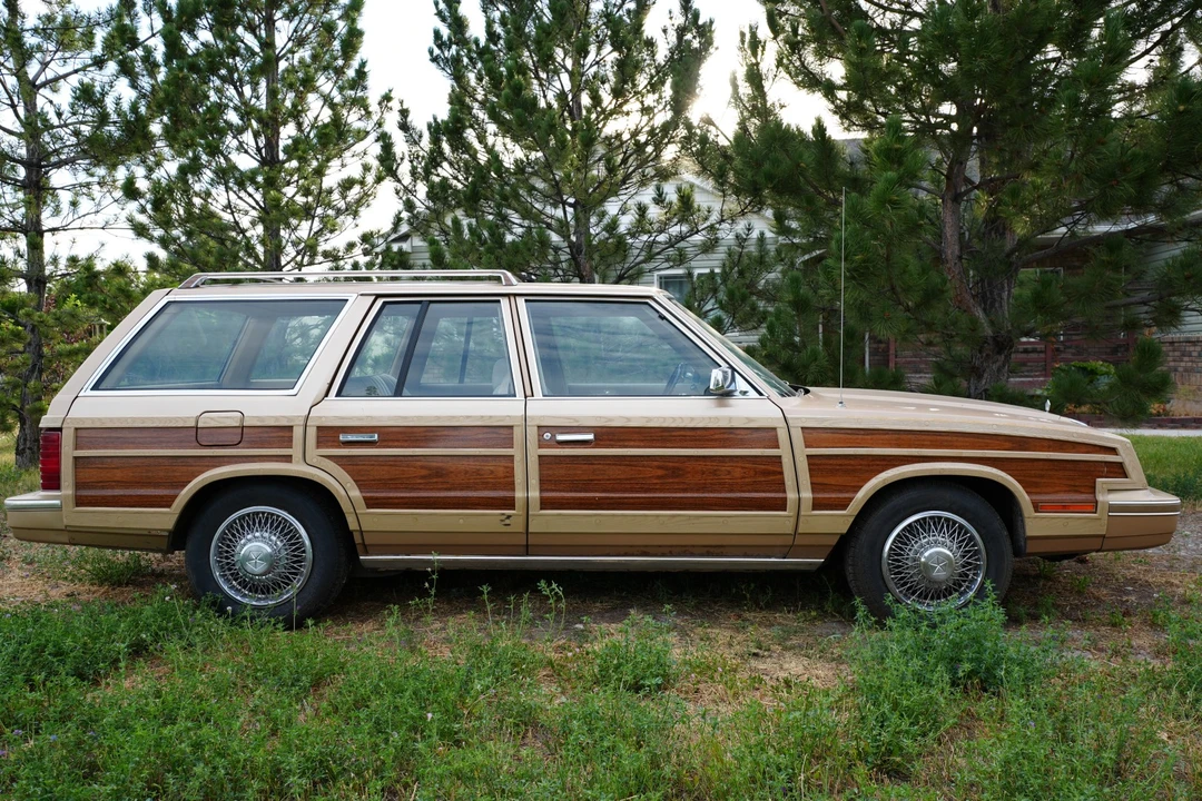 1983 Chrysler LeBaron - Image 26 of 31