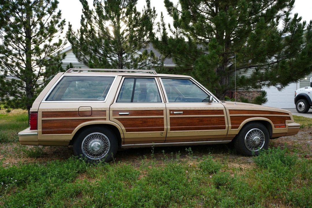 1983 Chrysler LeBaron - Image 25 of 31