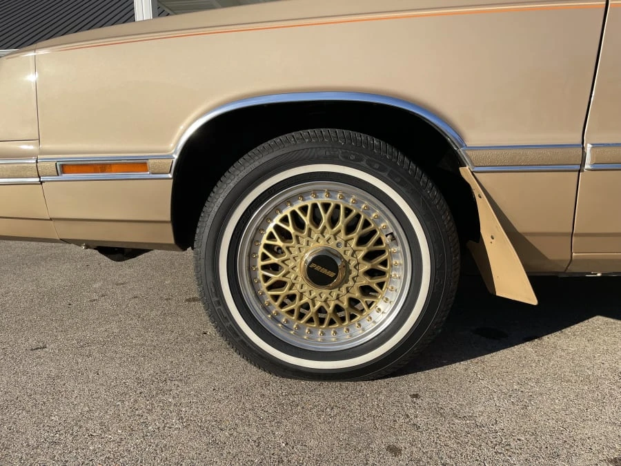 1983 Chrysler LeBaron - Image 15 of 27