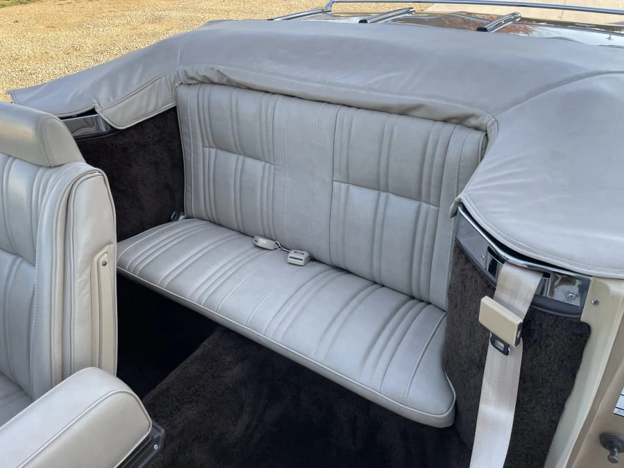 1983 Chrysler LeBaron - Image 18 of 27