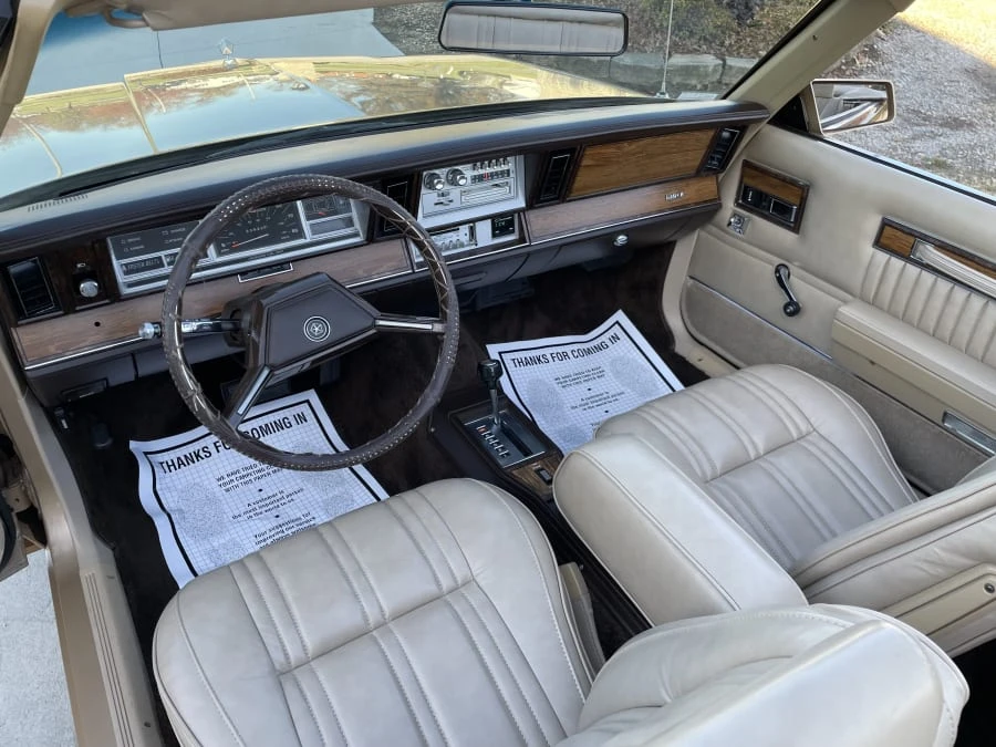 1983 Chrysler LeBaron - Image 16 of 27