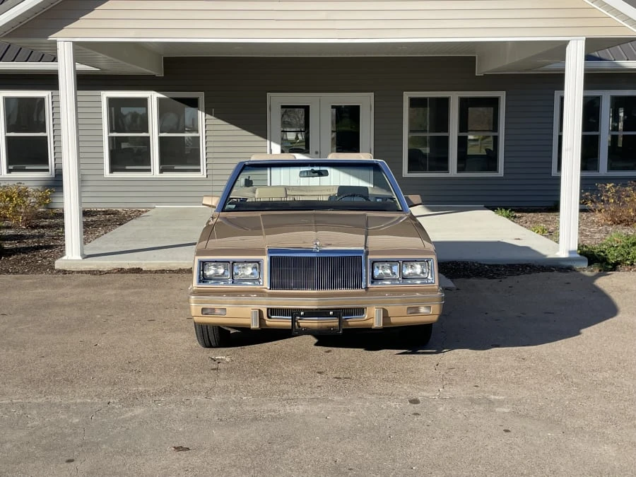 1983 Chrysler LeBaron - Image 4 of 27