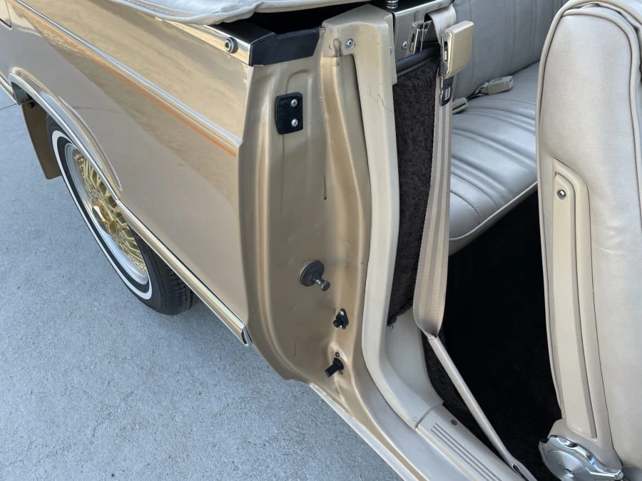 1983 Chrysler LeBaron - Image 20 of 27