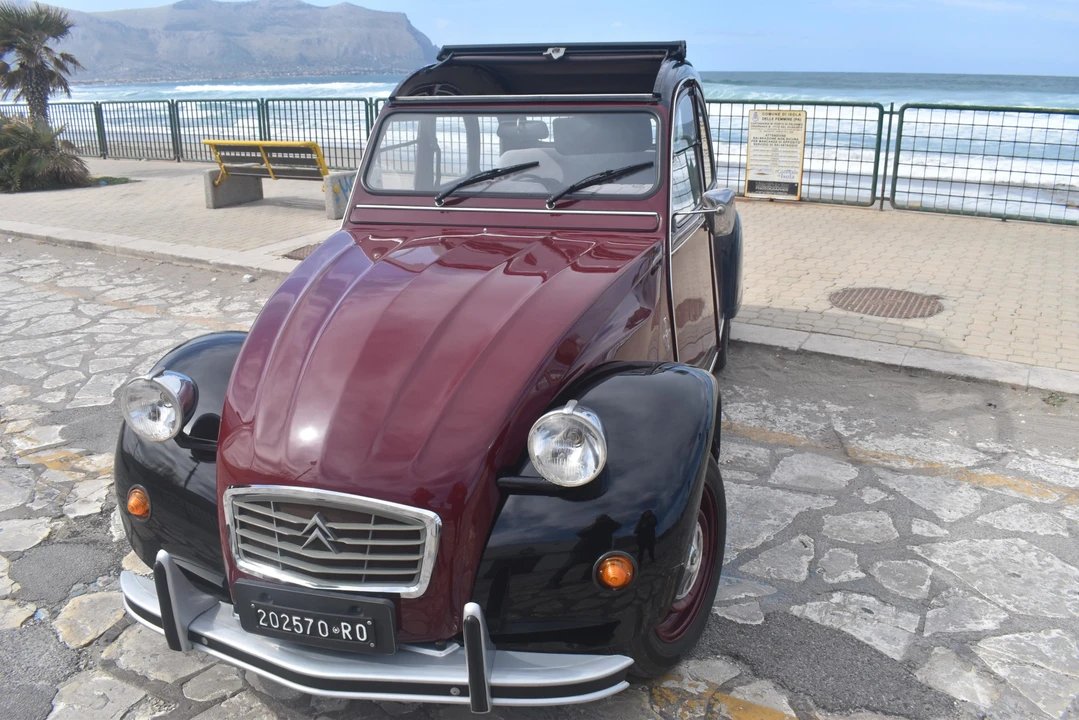 1983 Citroen 2CV - Image 2 of 31