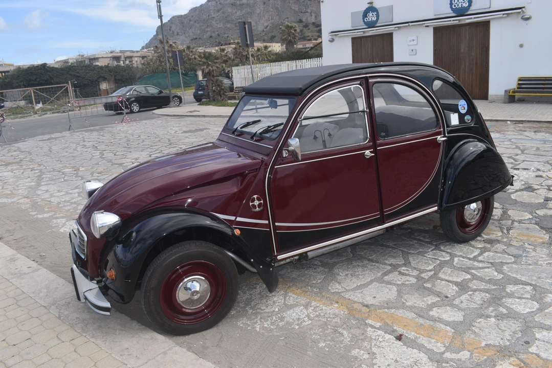 1983 Citroen 2CV - Image 9 of 31