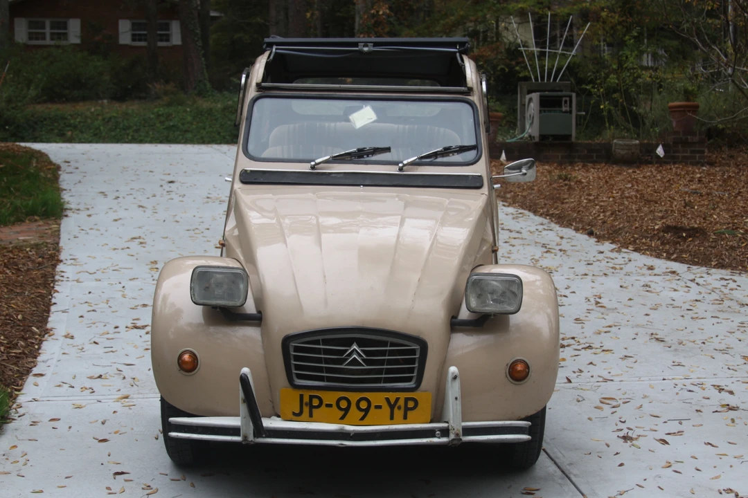 1983 Citroen 2CV - Image 2 of 31