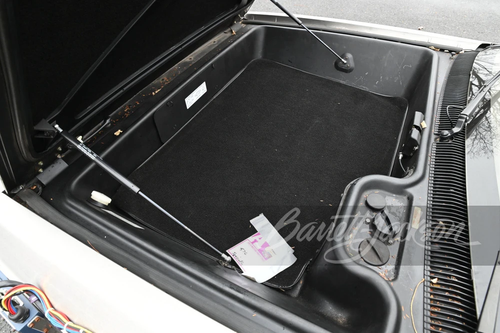 1983 DeLorean DMC-12 - Image 23 of 24