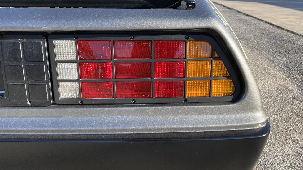 1983 DeLorean DMC-12 - Image 28 of 31