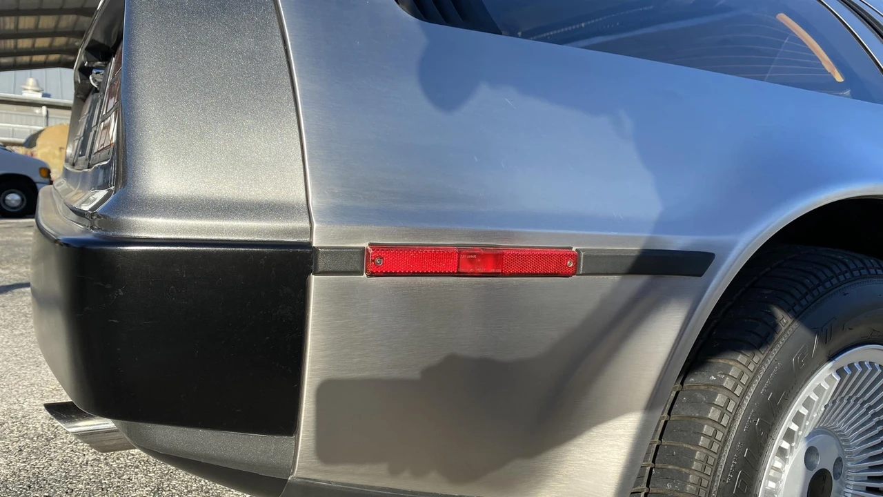 1983 DeLorean DMC-12 - Image 29 of 31