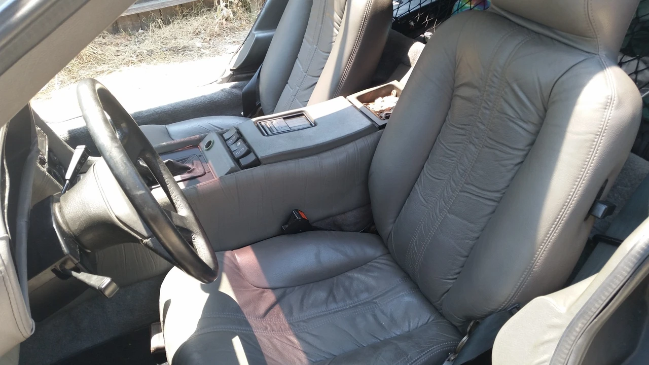 1983 DeLorean DMC-12 - Image 15 of 31