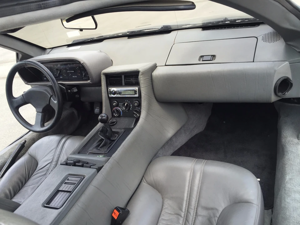 1983 DeLorean DMC-12 - Image 18 of 31