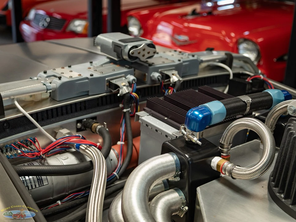 1983 DeLorean DMC-12 - Image 30 of 31