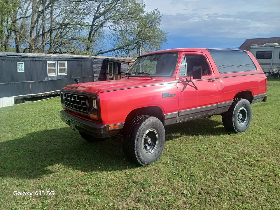 1983 Dodge Ramcharger - Image 2 of 9