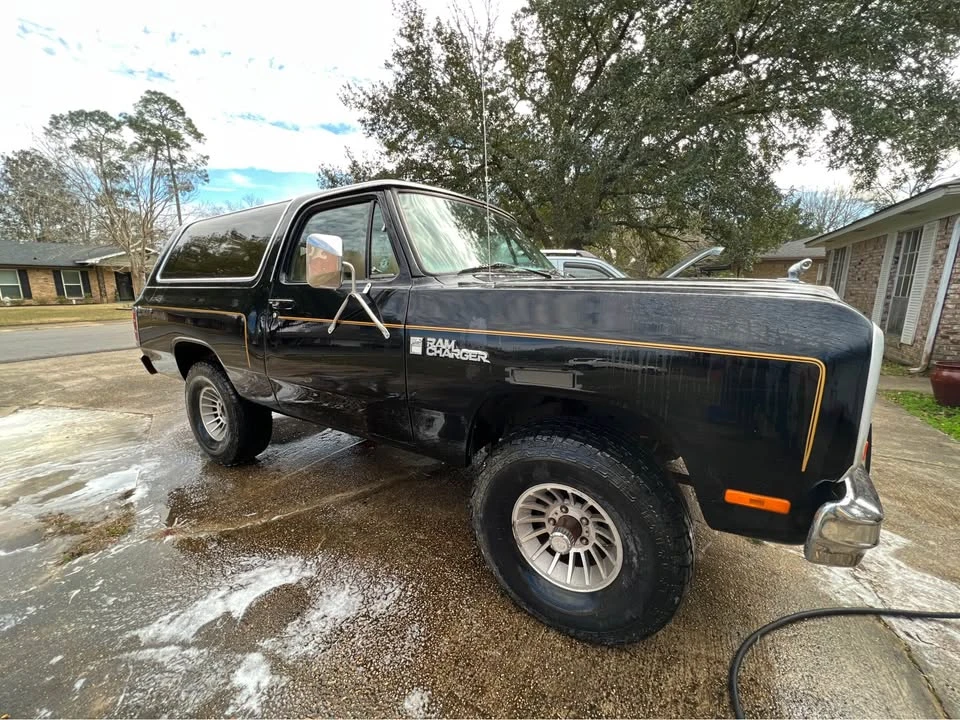 1983 Dodge Ramcharger - Image 2 of 7