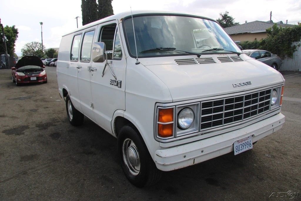 1983 Dodge Ram Van - Image 10 of 21