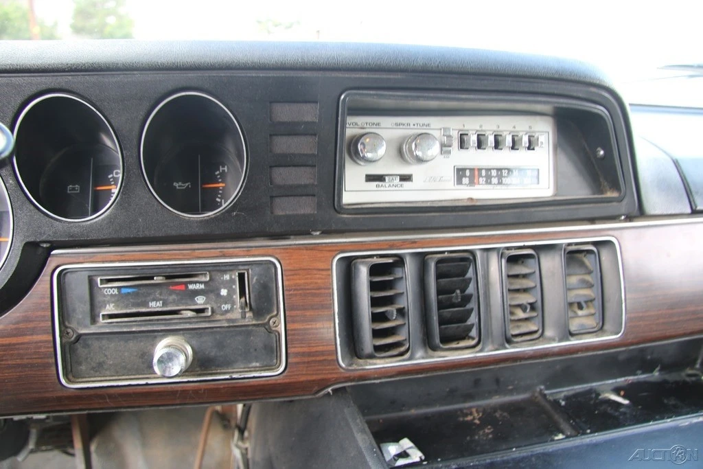 1983 Dodge Ram Van - Image 18 of 21