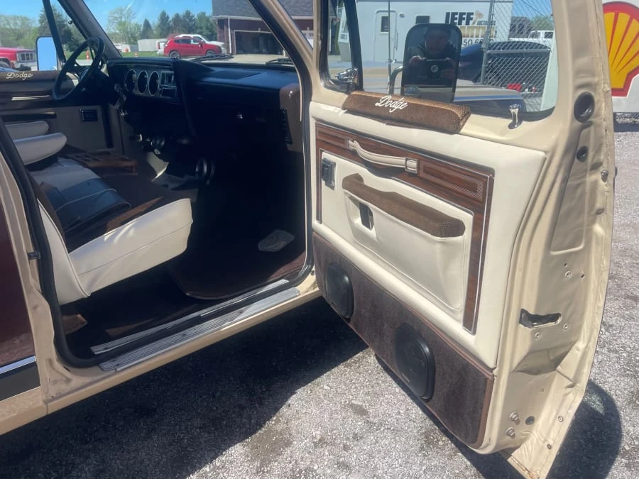 1983 Dodge Ramcharger - Image 16 of 19