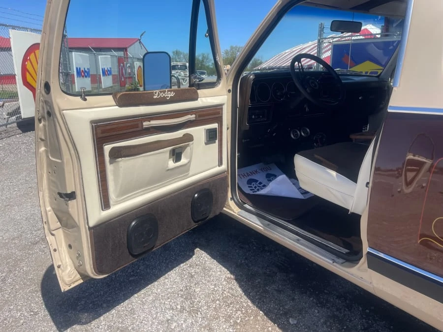 1983 Dodge Ramcharger - Image 9 of 19