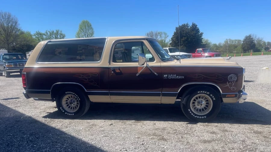 1983 Dodge Ramcharger - Image 2 of 19