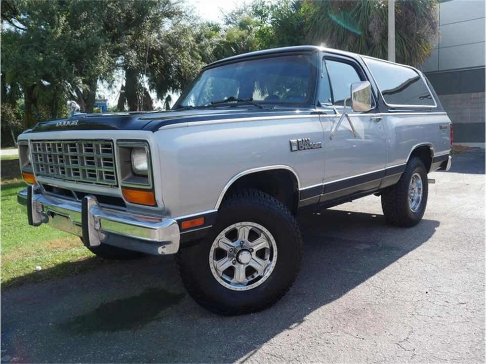 1983 Dodge Ramcharger - Image 11 of 31