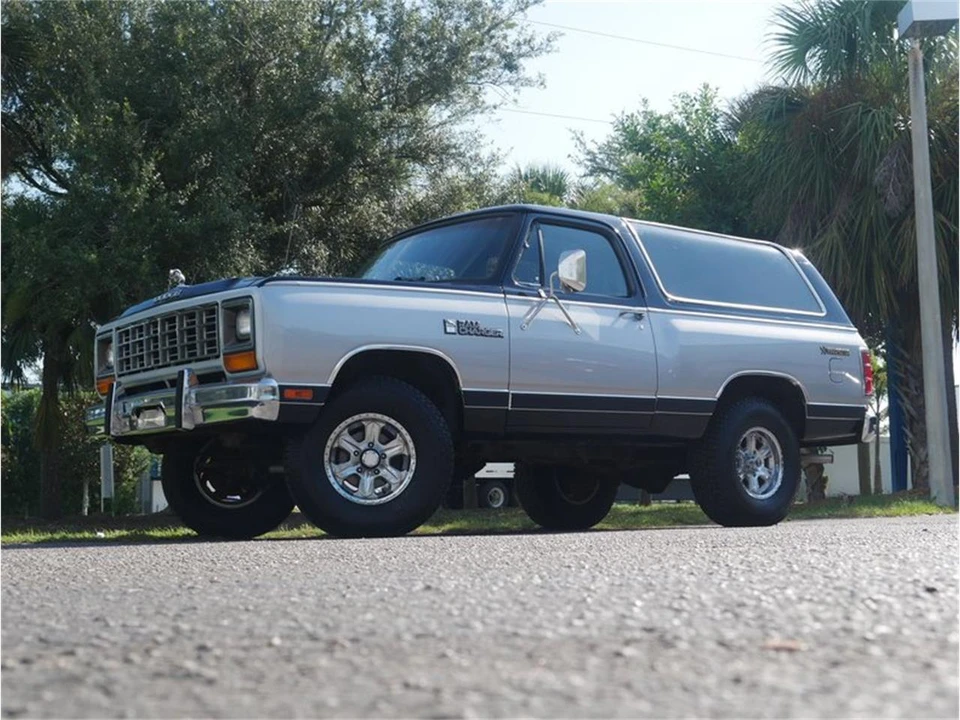 1983 Dodge Ramcharger - Image 7 of 31