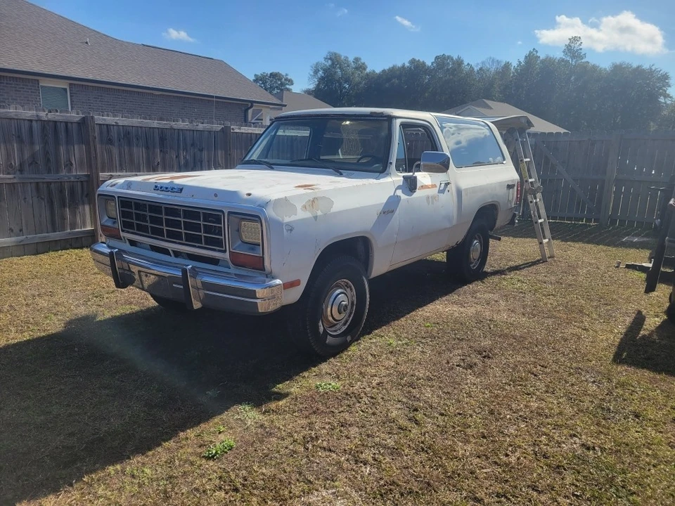 1983 Dodge Ramcharger - Image 4 of 10