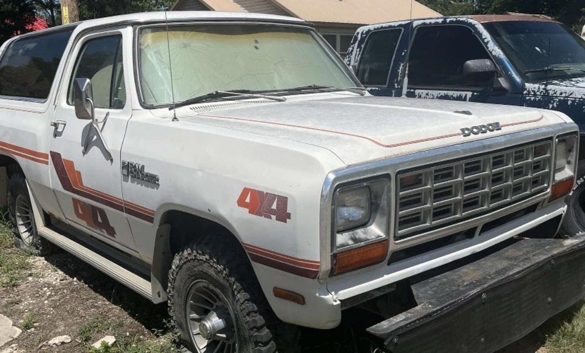 1983 Dodge Ramcharger - Image 7 of 9