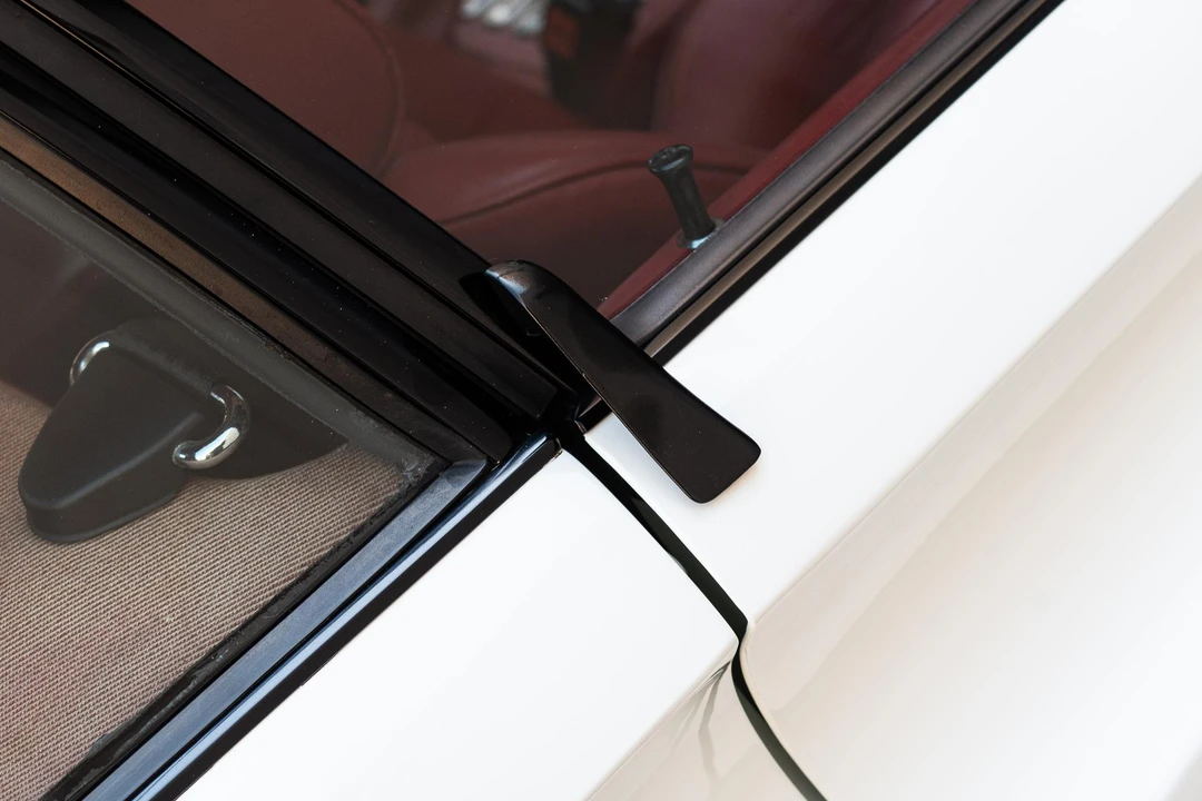 1983 Ferrari 308 GTB QV - Image 24 of 31