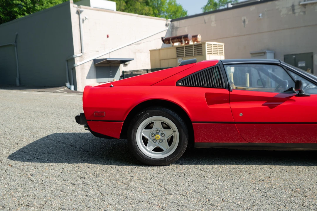 1983 Ferrari 308 GTS QV - Image 27 of 31