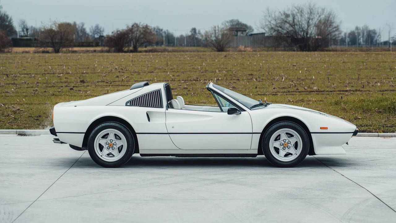 1983 Ferrari 308 GTS QV - Image 2 of 31
