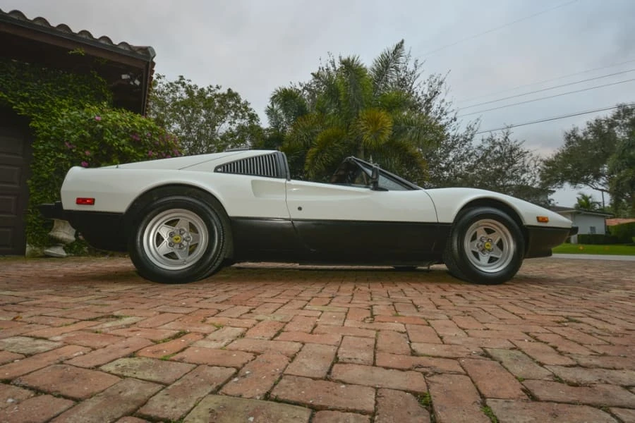 1983 Ferrari 308 GTS - Image 2 of 12