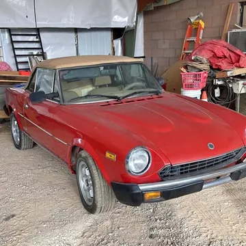 1983 Fiat 124 Spider Prima Edizione Lusso Convertible 2D