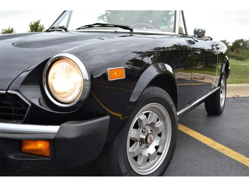 1983 Fiat 124 Sport Spider - Image 8 of 21