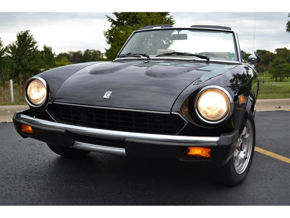 1983 Fiat 124 Sport Spider - Image 9 of 21